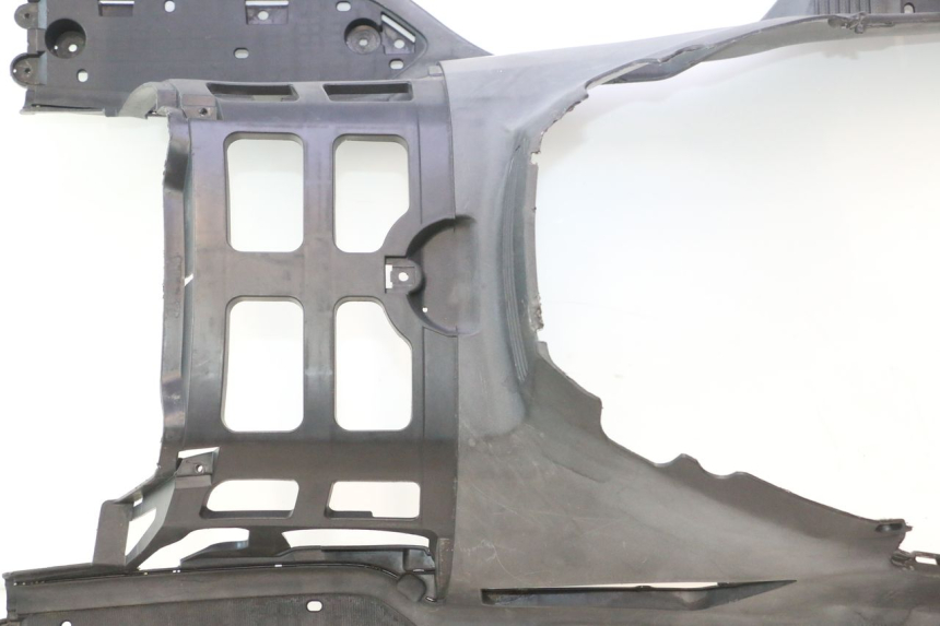 photo de TAPA REPOSAPIES SUZUKI BURGMAN EXECUTIVE ABS 650 (2006 - 2012) - Ángulo de visión alternativo