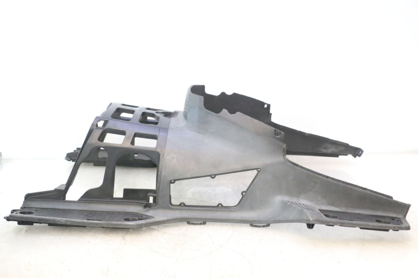 photo de TAPA REPOSAPIES SUZUKI BURGMAN EXECUTIVE ABS 650 (2006 - 2012) - Recambio usado revisado