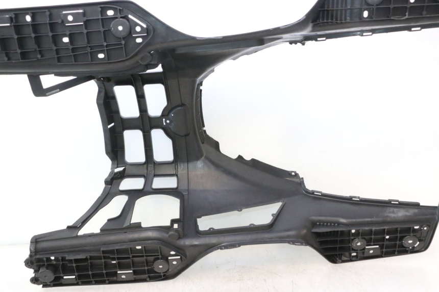 photo de TAPA REPOSAPIES SUZUKI BURGMAN EXECUTIVE ABS 650 (2006 - 2012) - Marcados y referencias originales