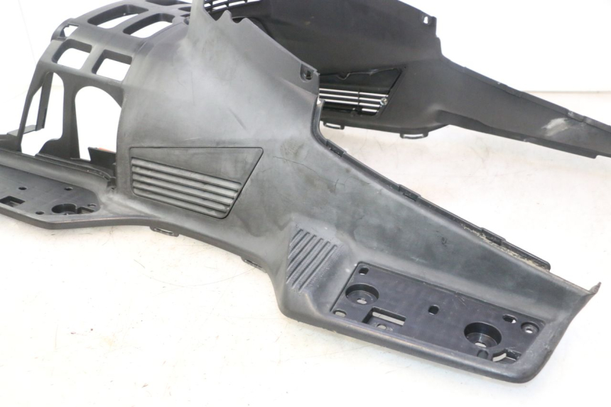 photo de TAPA REPOSAPIES SUZUKI BURGMAN EXECUTIVE ABS 650 (2006 - 2012) - Recambio usado revisado