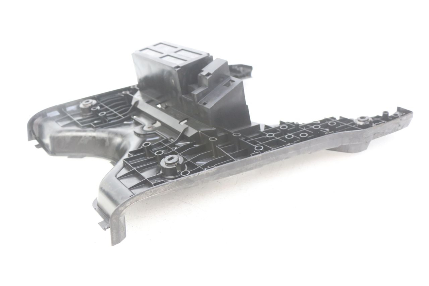 photo de ESTRIBO YAMAHA BW'S BWS 125 (2010 - 2013) - Detalles de los puntos de fijación