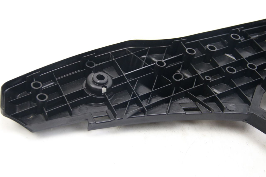 photo de ESTRIBO YAMAHA BW'S BWS 125 (2010 - 2013) - Primer plano de alta resolución