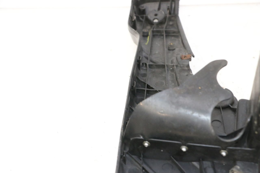 photo de TAPA REPOSAPIES YAMAHA BW'S 100 (1999 - 2002) - Otra perspectiva