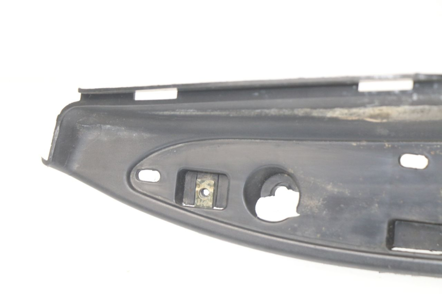 photo de TAPA REPOSAPIES ERIDER CARGO 1 (2009 - 2018) - Características distintivas