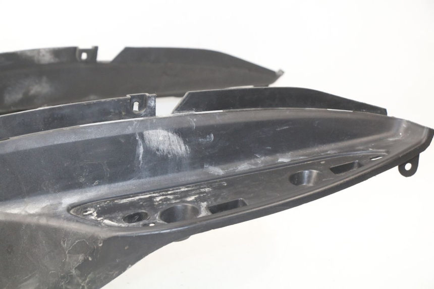 photo de TAPA REPOSAPIES ERIDER CARGO 1 (2009 - 2018) - Primer plano técnico