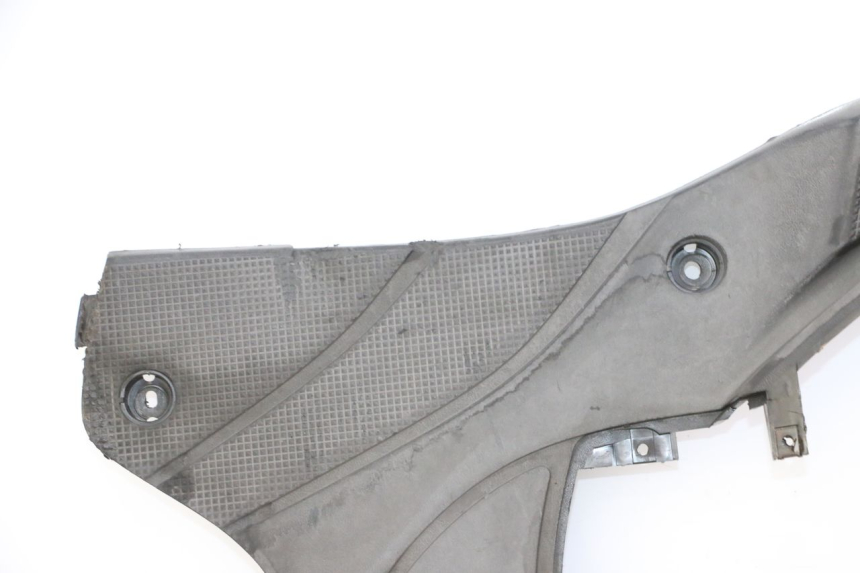 photo de ESTRIBO YAMAHA CYGNUS X INJECTION 125 (2007 - 2013) - Primer plano de alta resolución