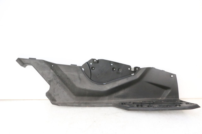 photo de TAPA REPOSAPIES DERECHA QUADRO 4 4D 350 (2015 - 2018) - Vista principal