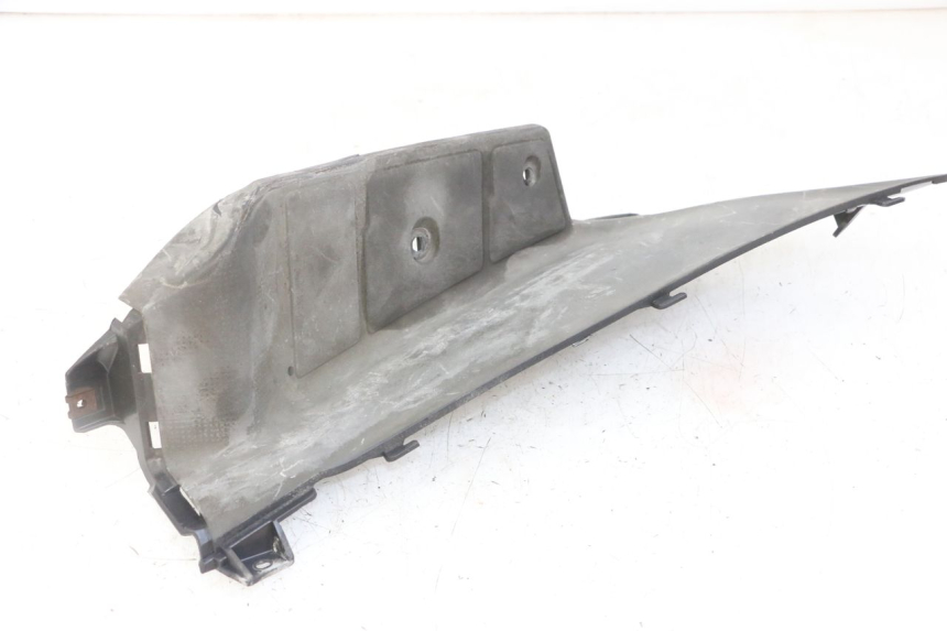 photo de PATA DE APOYO DERECHA SUZUKI BURGMAN 125 (2007 - 2014) - Primer plano técnico