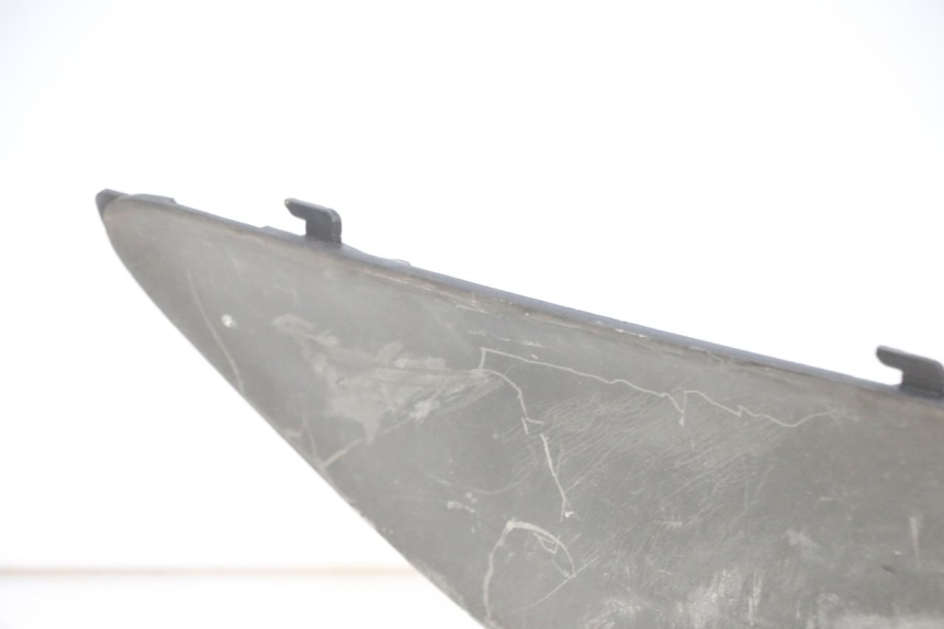 photo de PATA DE APOYO DERECHA SUZUKI BURGMAN 125 (2007 - 2014) - Detalles de los puntos de fijación