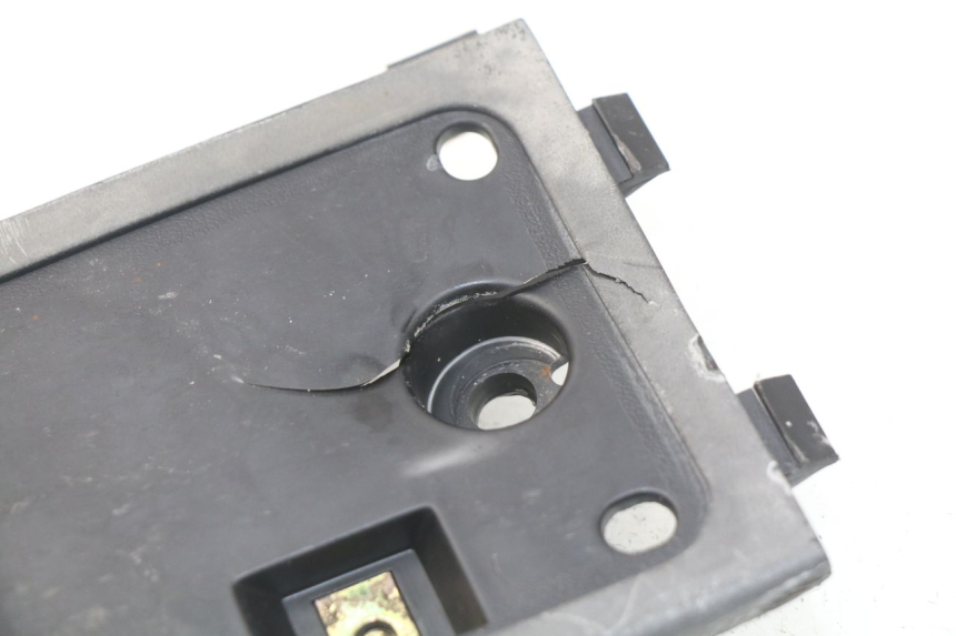 photo de PATA DE APOYO DERECHA KYMCO DINK STREET 125 (2009 - 2014) - Detalle de la pieza