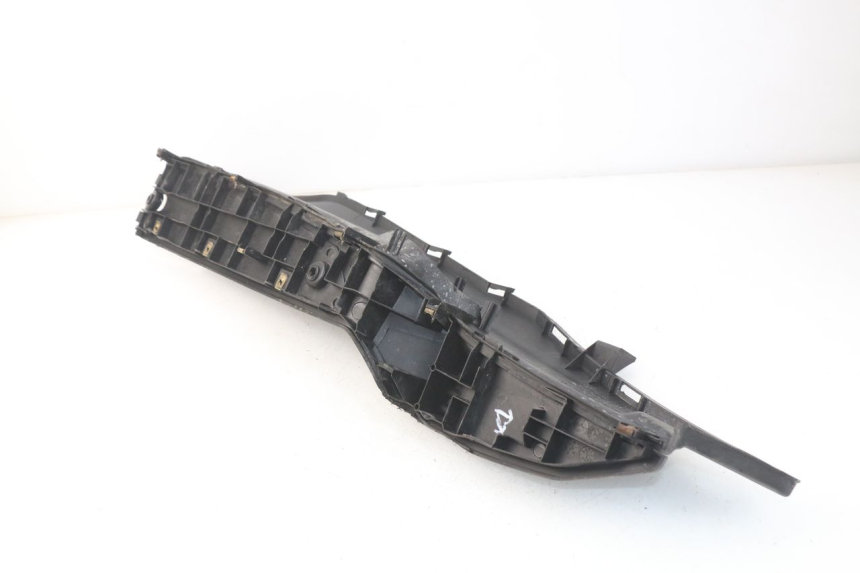 photo de PATA DE APOYO DERECHA KYMCO DINK STREET 125 (2009 - 2014) - Otra perspectiva