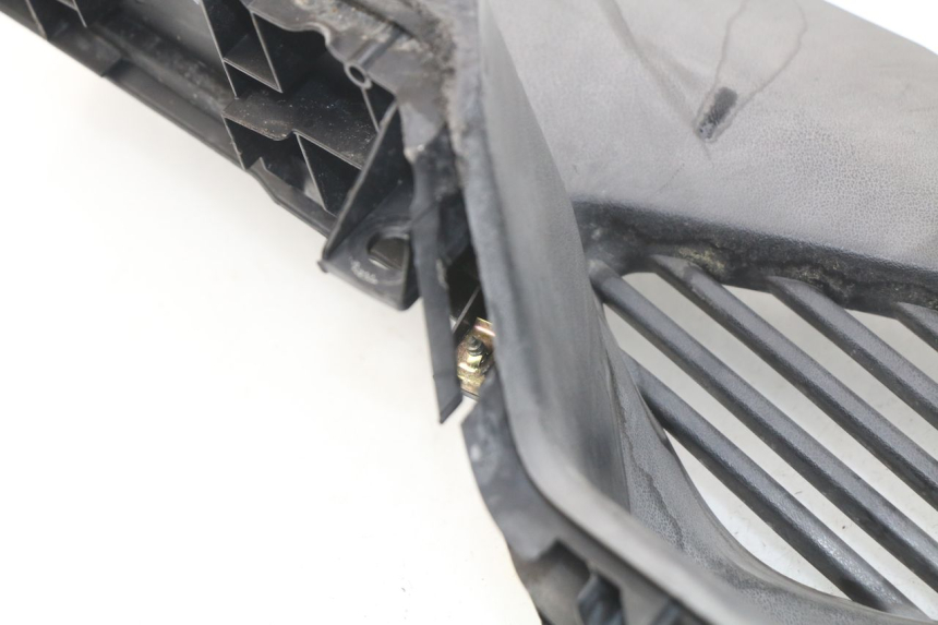 photo de PATA DE APOYO DERECHA KYMCO DINK STREET 125 (2009 - 2014) - Detalles de los puntos de fijación