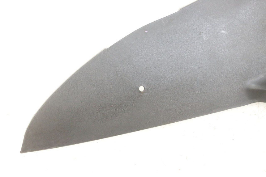 photo de TAPA REPOSAPIES DERECHA PEUGEOT ELYSEO 125 (1999 - 2004) - Estado de la superficie y material