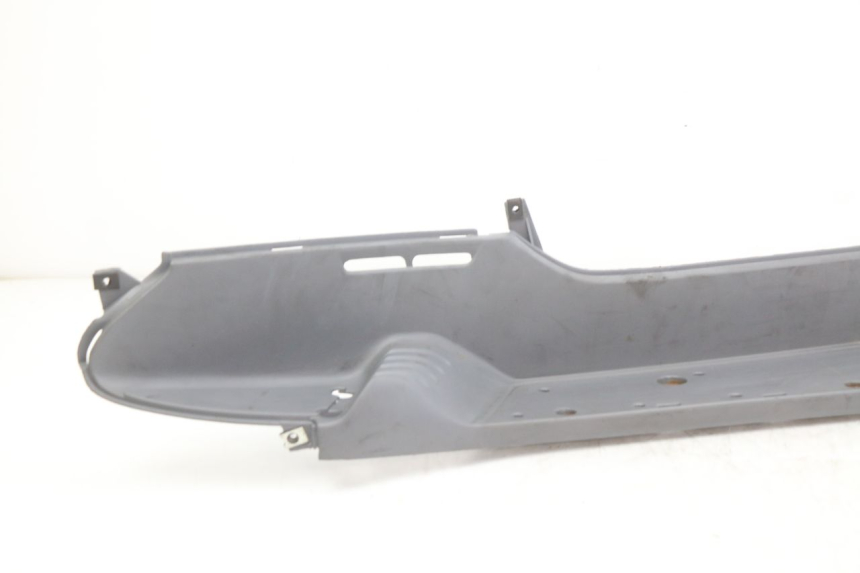 photo de PATA DE APOYO DERECHA HONDA FES PANTHEON 2T 125 (1998 - 2002) - Detalles de los puntos de fijación