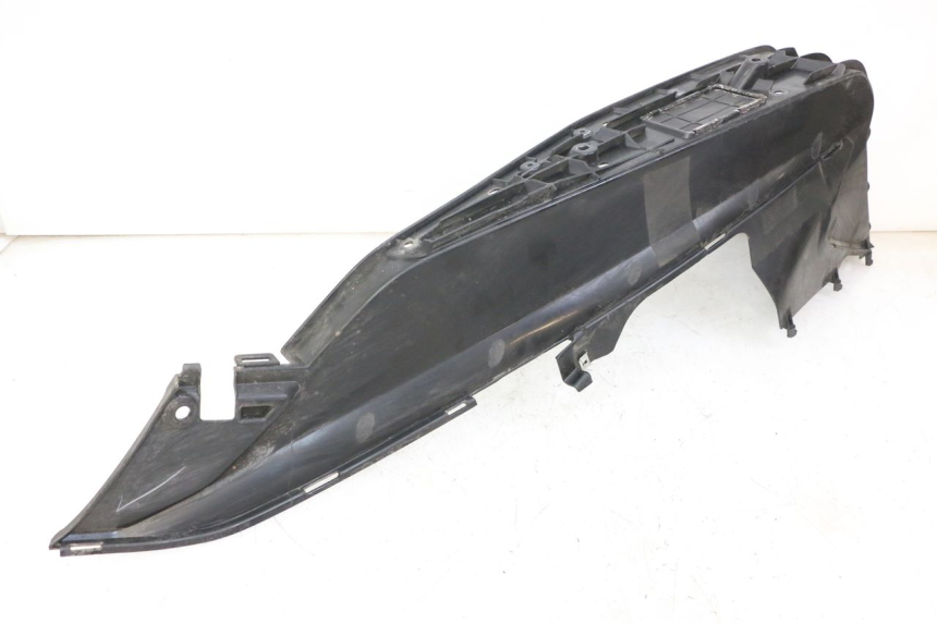 photo de TAPA REPOSAPIES DERECHA HONDA FORZA ABS 300 (2013 - 2017) - Detalle de la pieza