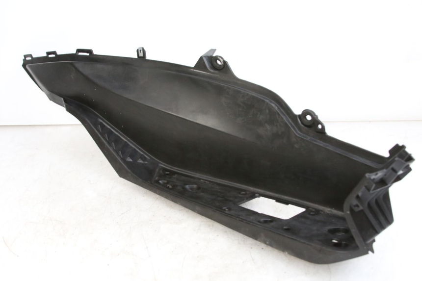 photo de TAPA REPOSAPIES DERECHA HONDA FORZA 125 (2015 - 2016) - Vista general del producto