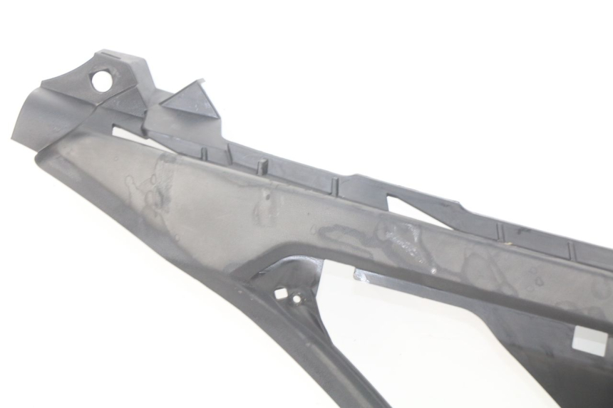 photo de PATA DE APOYO DERECHA PEUGEOT GEOPOLIS 400 (2007 - 2013) - Detalles de los puntos de fijación