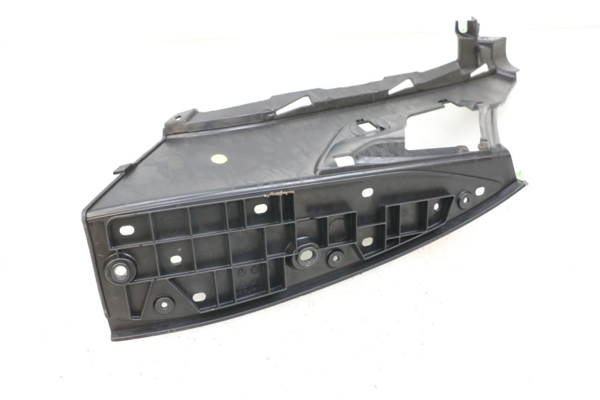 photo de TAPA REPOSAPIES DERECHA PEUGEOT GEOPOLIS RS 125 (2007 - 2009) - Zoom estado de uso