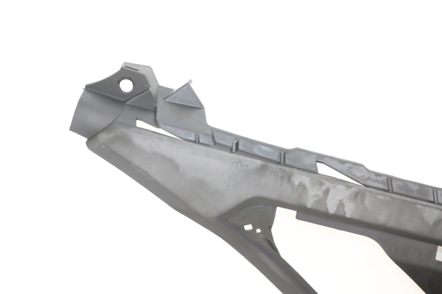 photo de TAPA REPOSAPIES DERECHA PEUGEOT GEOPOLIS RS 125 (2007 - 2009) - Detalles de los puntos de fijación