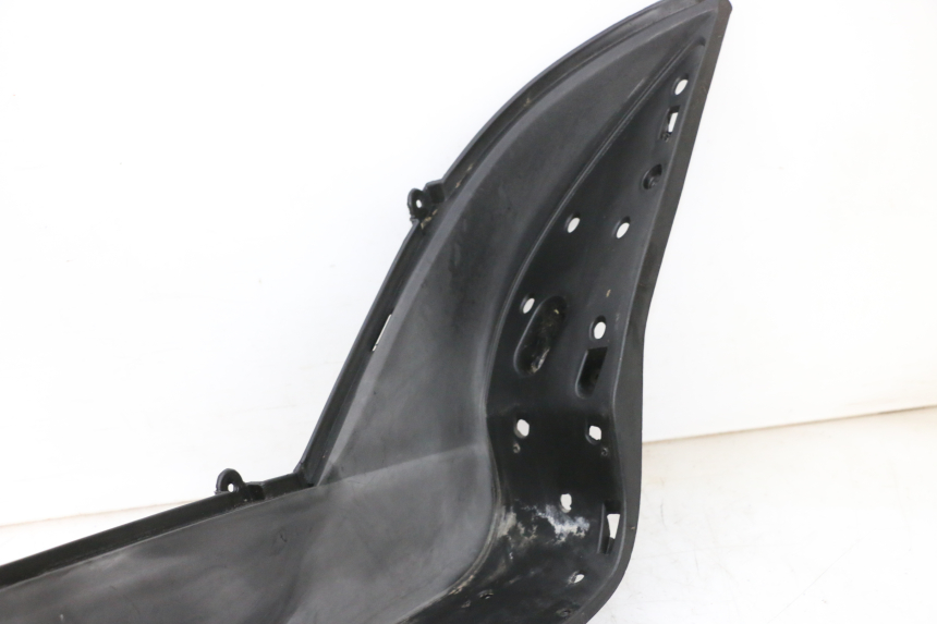 photo de TAPA REPOSAPIES DERECHA JM MOTORS GTS 125 (2015 - 2019) - Detalle de la pieza