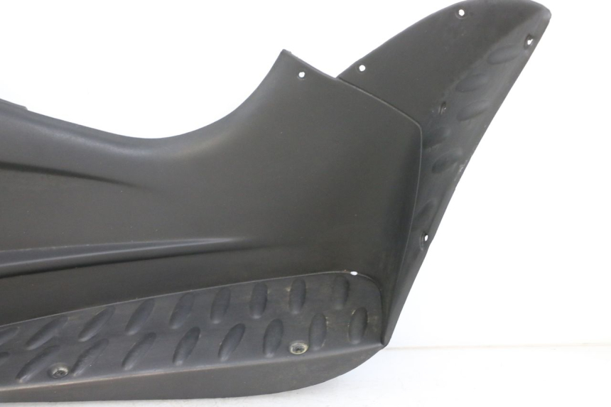 photo de TAPA REPOSAPIES DERECHA RENAULT KOURANOS 125 (2001 - 2004) - Detalles de los puntos de fijación