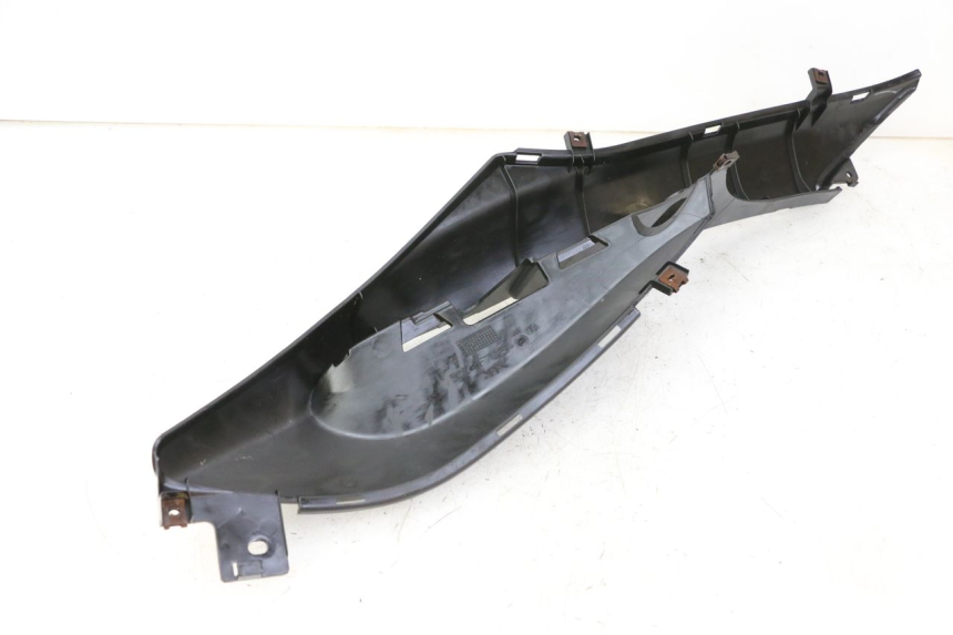 photo de TAPA REPOSAPIES DERECHA MBK OVETTO ONE 2T 50 (2013 - 2017) - Detalle de la pieza