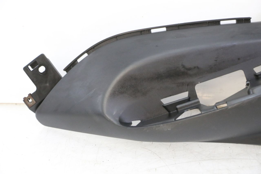 photo de TAPA REPOSAPIES DERECHA MBK OVETTO ONE 2T 50 (2013 - 2017) - Otra vista del artículo