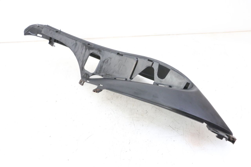 photo de TAPA REPOSAPIES DERECHA MBK OVETTO ONE 2T 50 (2013 - 2017) - Vista general del producto