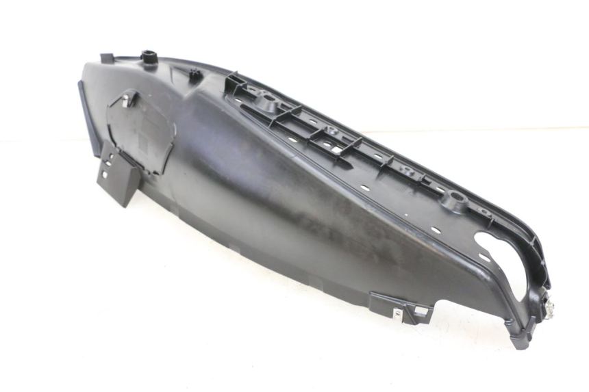 photo de TAPA REPOSAPIES DERECHA PIAGGIO MP3 HPE 350 (2018 - 2020) - Zoom estado de uso