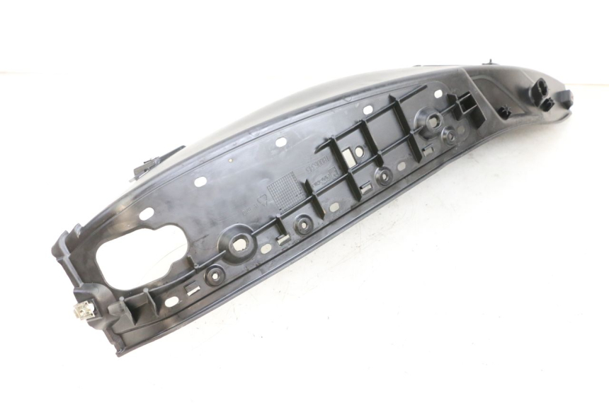 photo de TAPA REPOSAPIES DERECHA PIAGGIO MP3 HPE 350 (2018 - 2020) - Otra perspectiva