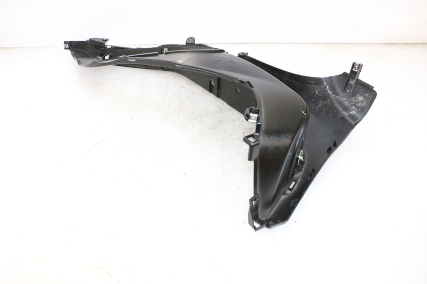 photo de TAPA REPOSAPIES DERECHA PIAGGIO MP3 HPE 300 (2019 - 2026) - Vista general del producto