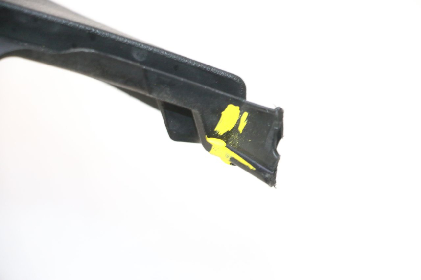 photo de TAPA REPOSAPIES DERECHA PIAGGIO MP3 HPE 530 (2022 - 2026) - Zoom estado de uso