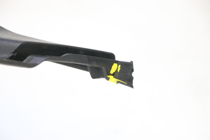 photo de TAPA REPOSAPIES DERECHA PIAGGIO MP3 HPE 530 (2022 - 2026) - Marcados y referencias originales