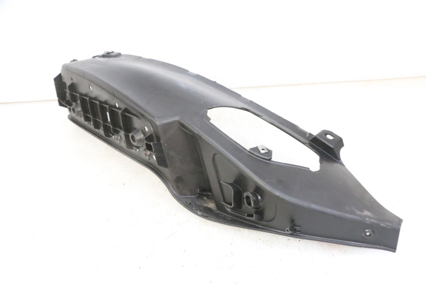 photo de TAPA REPOSAPIES DERECHA PIAGGIO MP3 LT 300 (2010 - 2016) - Zoom estado de uso