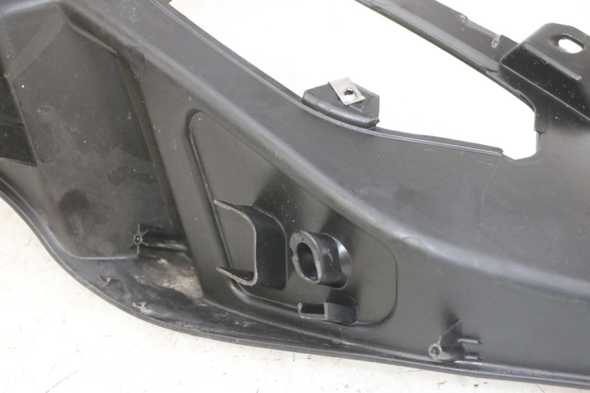 photo de TAPA REPOSAPIES DERECHA PIAGGIO MP3 LT 300 (2010 - 2016) - Otra perspectiva