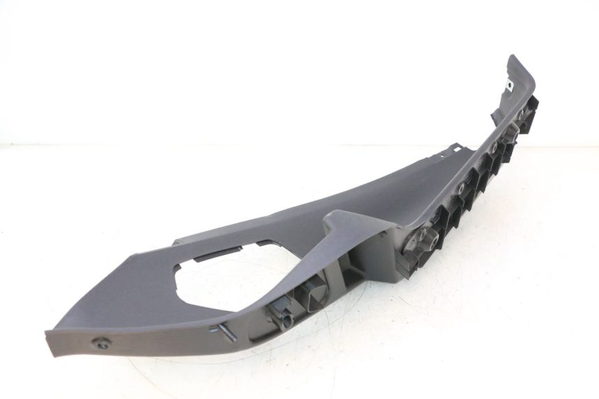 photo de PATA DE APOYO DERECHA PIAGGIO MP3 LT 400 (2007 - 2012) - Primer plano técnico