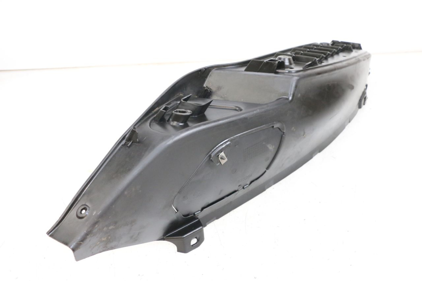 photo de TAPA REPOSAPIES DERECHA PIAGGIO MP3 500 (2011 - 2015) - Detalle de la pieza