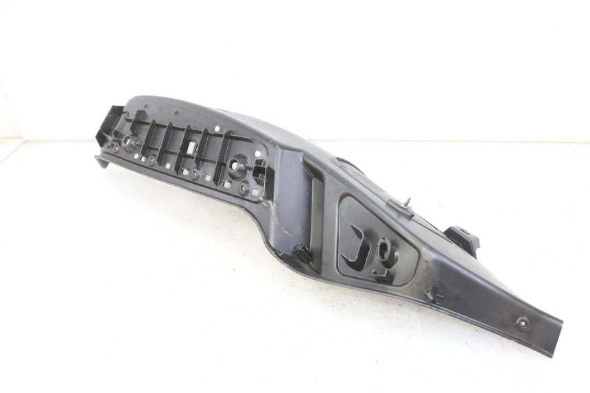 photo de TAPA REPOSAPIES DERECHA PIAGGIO MP3 500 (2011 - 2015) - Zoom estado de uso