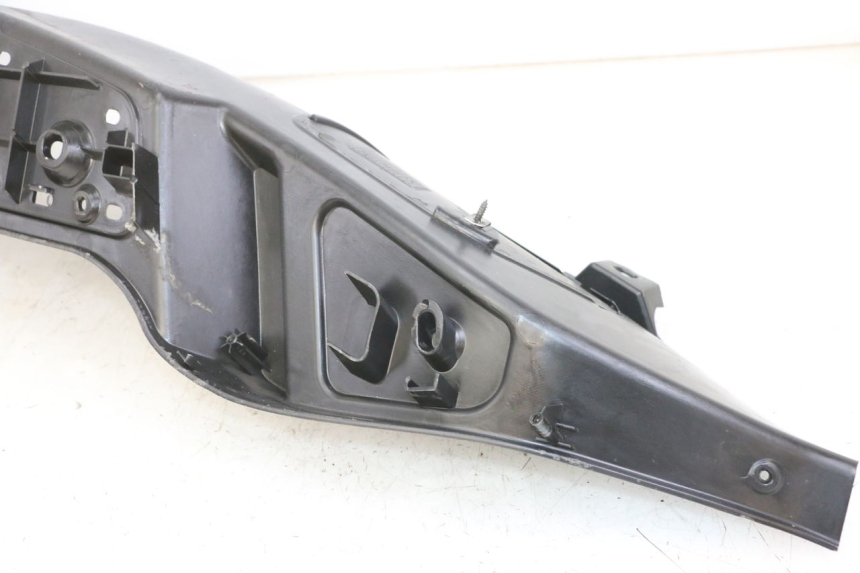 photo de TAPA REPOSAPIES DERECHA PIAGGIO MP3 500 (2011 - 2015) - Otra perspectiva