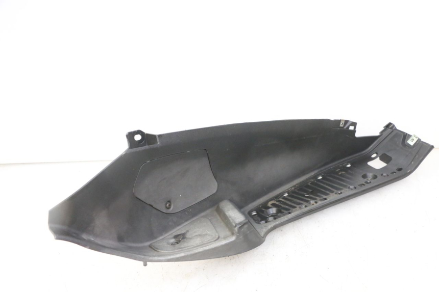 photo de TAPA REPOSAPIES DERECHA PIAGGIO MP3 500 (2011 - 2015) - Estado de la superficie y material