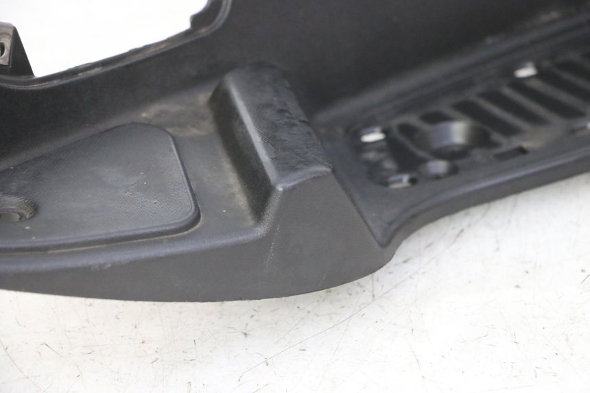 photo de PATA DE APOYO DERECHA PIAGGIO MP3 125 (2006 - 2014) - Estado de la superficie y material