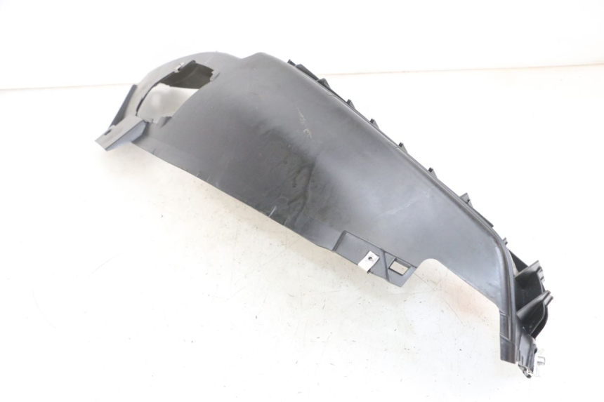 photo de TAPA REPOSAPIES DERECHA PIAGGIO MP3 500 (2016 - 2018) - Detalle de la pieza