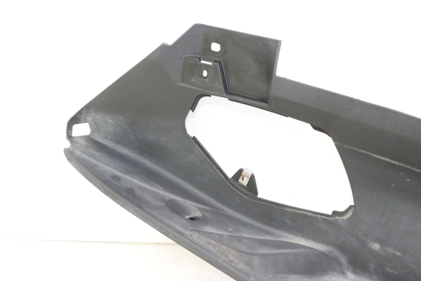 photo de TAPA REPOSAPIES DERECHA PIAGGIO MP3 500 (2016 - 2018) - Detalle de la pieza