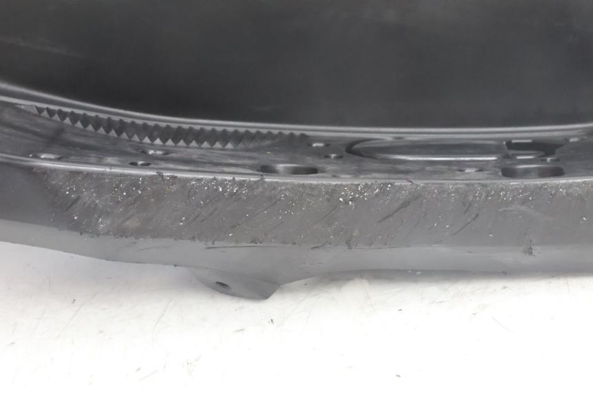 photo de TAPA REPOSAPIES DERECHA YAMAHA N-MAX NMAX 125 (2021 - 2024) - Detalle de la pieza