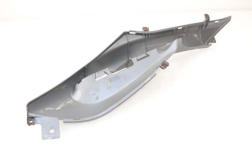 photo de TAPA REPOSAPIES DERECHA YAMAHA NEO'S NEOS 2T 50 (2007 - 2017) - Otra perspectiva