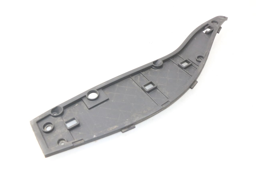 photo de TAPA REPOSAPIES DERECHA GILERA NEXUS 125 (2009 - 2013) - Vista principal