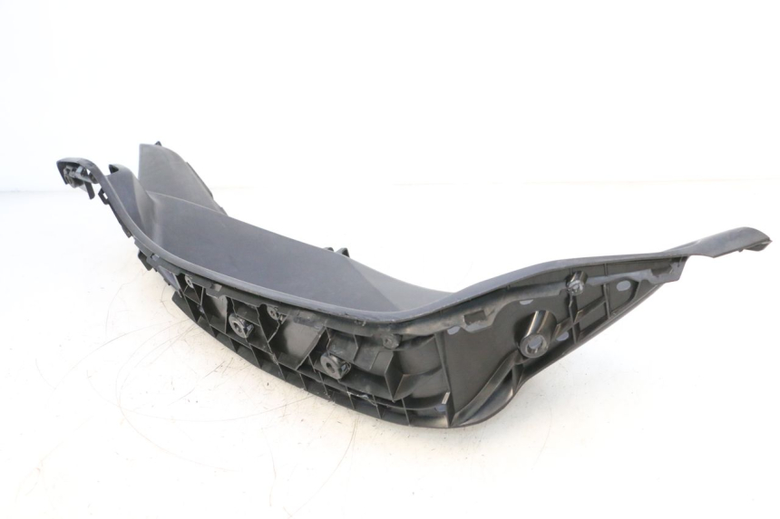 photo de TAPA REPOSAPIES DERECHA HONDA PCX (JF57/JF64) 125 (2014 - 2018) - Detalle de la pieza