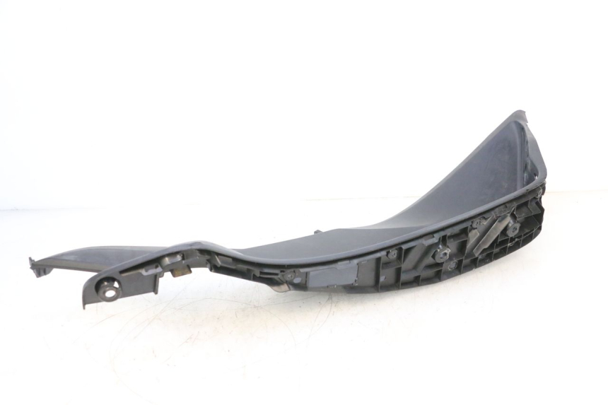 photo de TAPA REPOSAPIES DERECHA HONDA PCX (JF57/JF64) 125 (2014 - 2018) - Zoom estado de uso