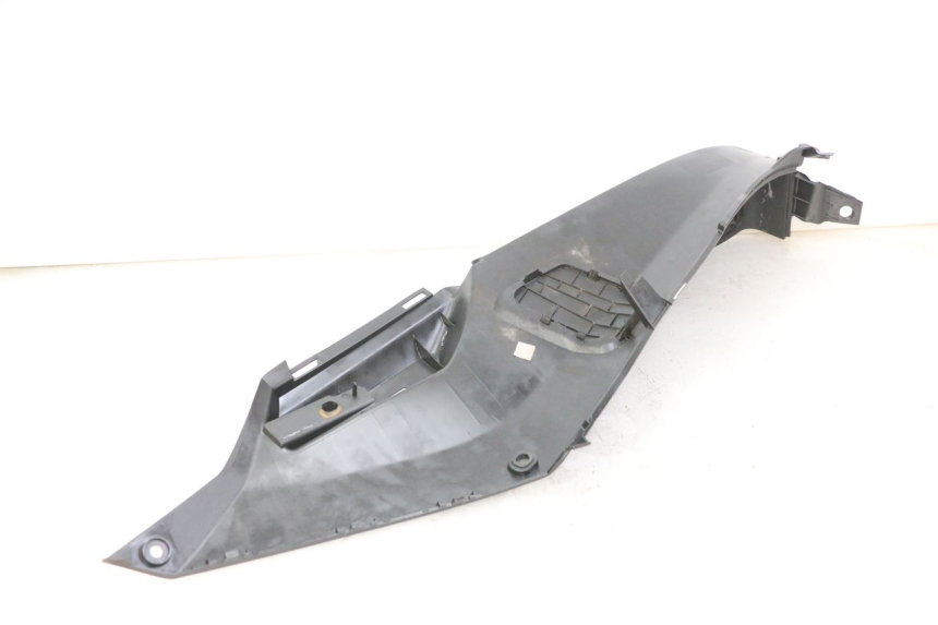 photo de TAPA REPOSAPIES DERECHA PEUGEOT SATELIS 125 (2013 - 2018) - Zoom estado de uso