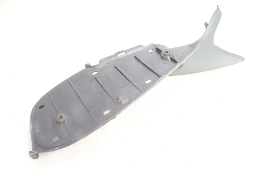 photo de TAPA REPOSAPIES DERECHA GILERA RUNNER SP 50 (2002 - 2004) - Estado de la superficie y material